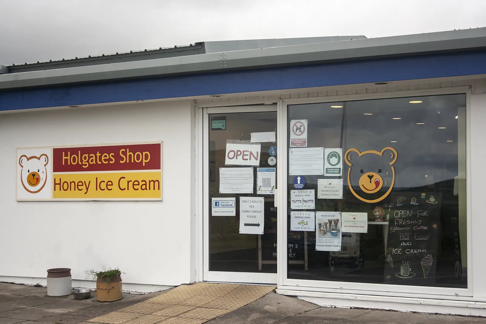Halo Ice cream Shop Signage