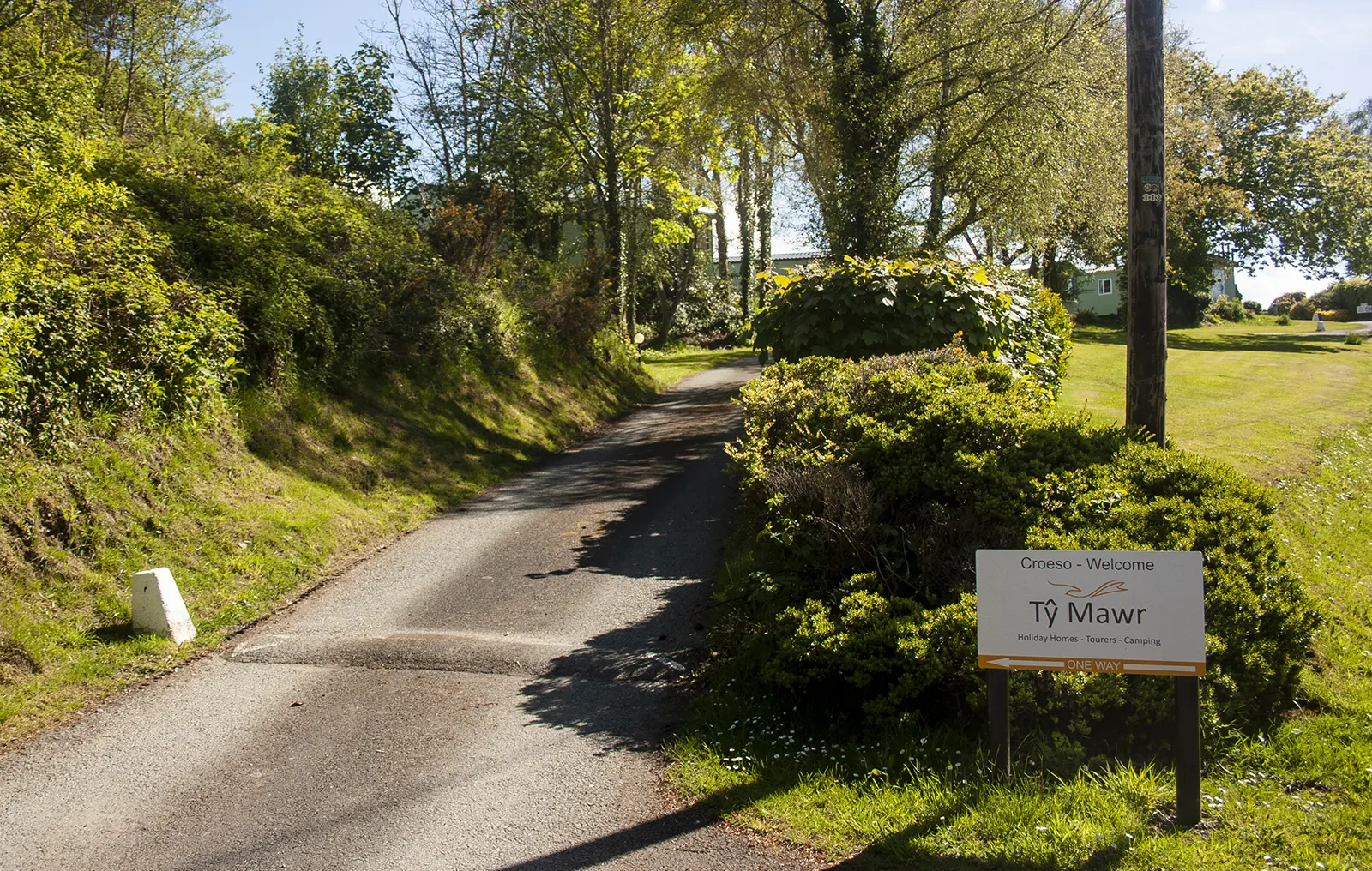Ty Mawr Caravan Park Welcome Sign supplied and fitted by HArry's Signs